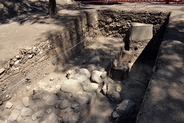 Se ubicaron cuadros y rectángulos unidos por muros colindantes. Foto Melitón Tapia INAH