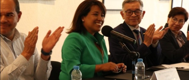 01 Modelo foto destacada